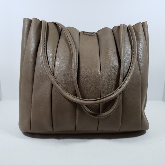 Nordstrom Handbags - Nordstrom Leather Tote Taupe
